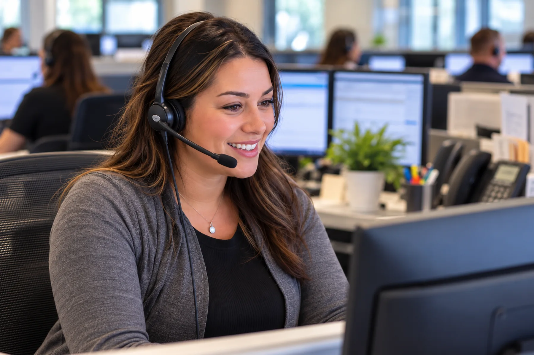 CallCenterUSA operators taking live calls at a US-based facility