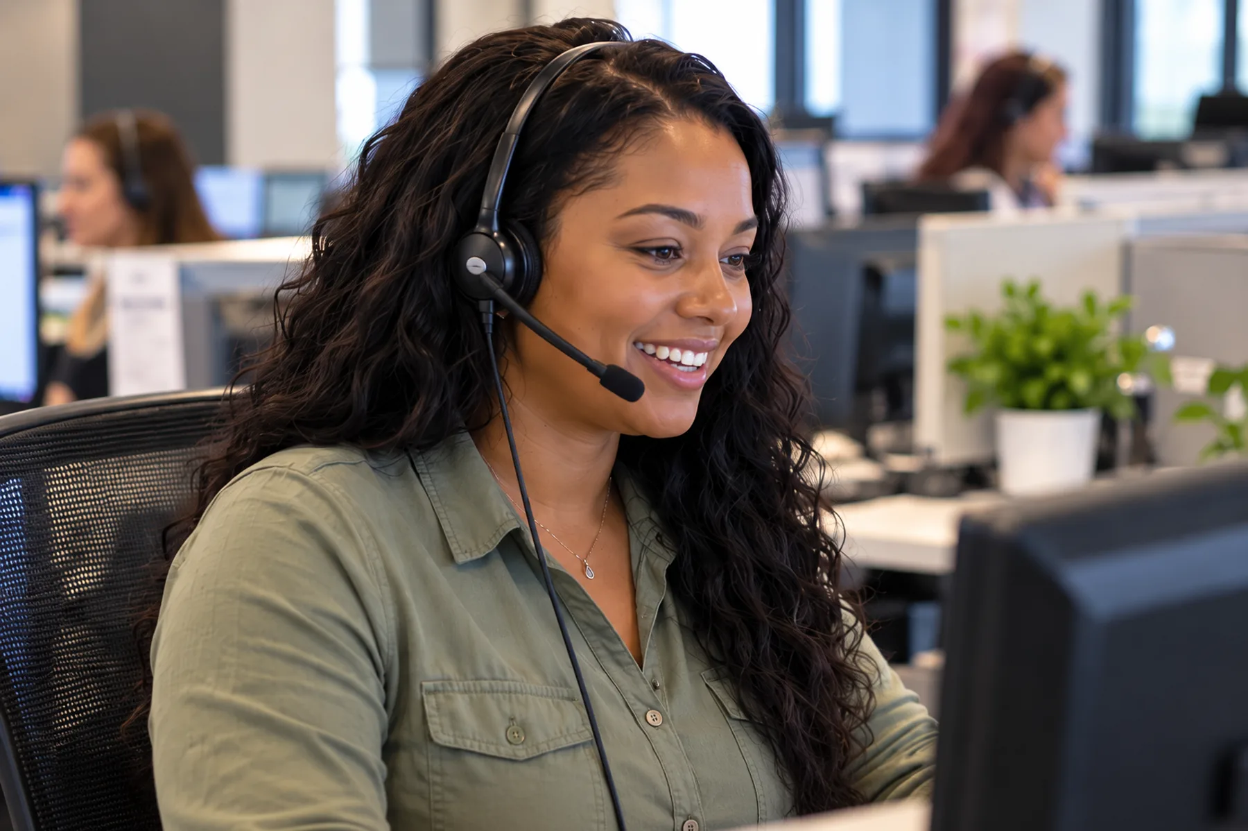 CallCenterUSA operators taking live calls at a US-based facility